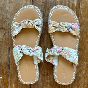 American Eagle sandals